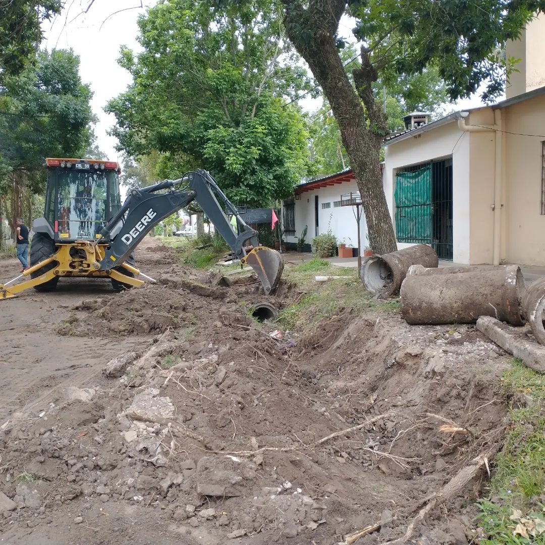 Construyen cordón cuneta en barrios de Romang