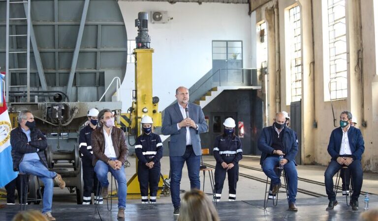 Recorrida del gobernador Perotti por la obra de la Circunvalar ferroviaria de Santa Fe