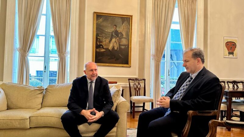 Perotti se reunió en EE.UU. con inversores para que compren productos santafesinos