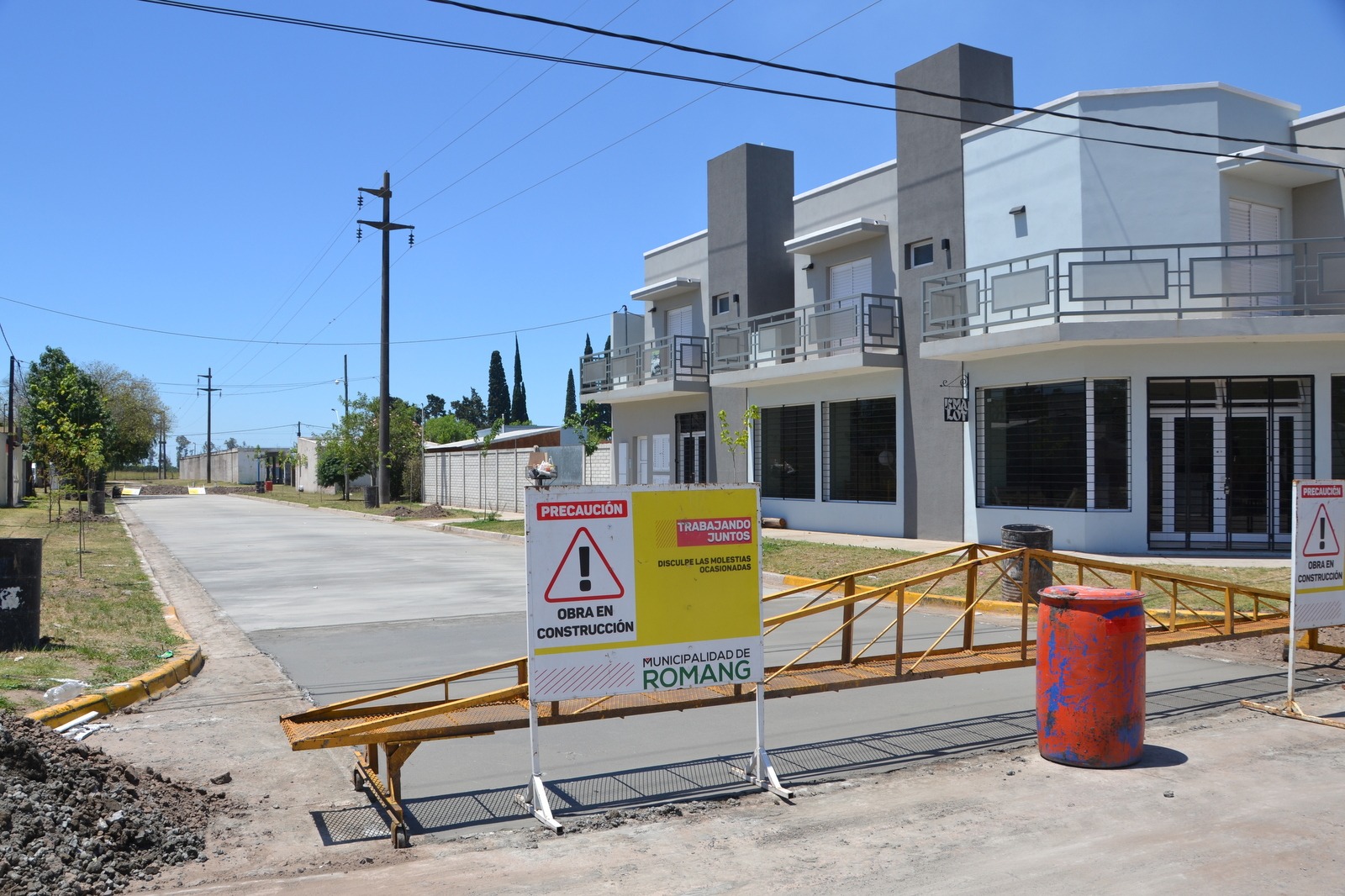 Avanza el pavimento urbano en Romang