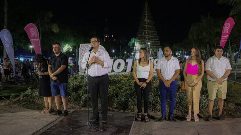 Reconquista encendió el árbol de navidad