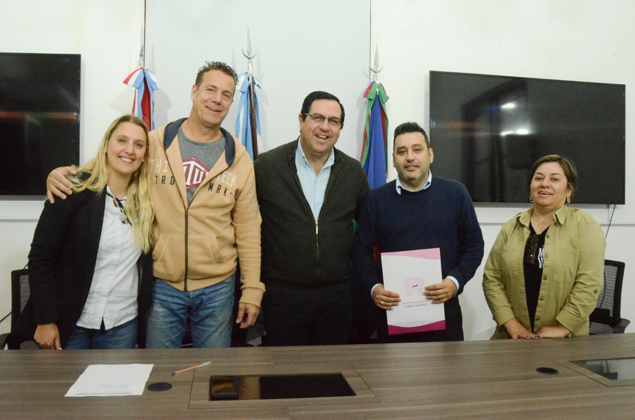 Firma de Convenios con Clubes del Programa Aportes al Deporte
