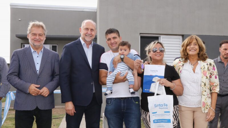 Perotti entregó 64 viviendas en Venado Tuerto