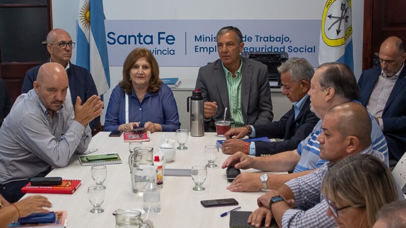 La provincia presentó su oferta salarial a gremios docentes