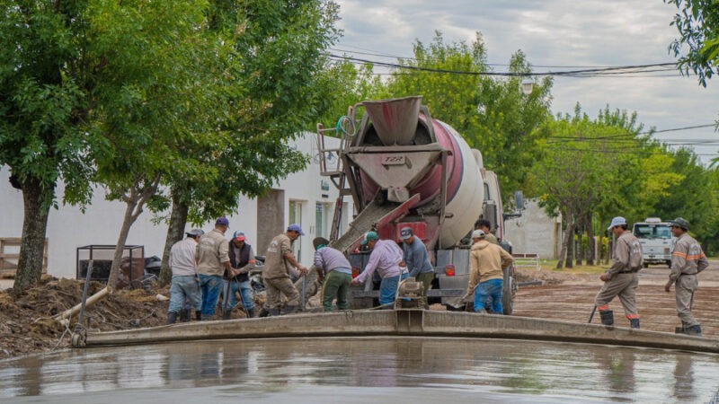 Avanza el pavimento en los barrios de Malabrigo
