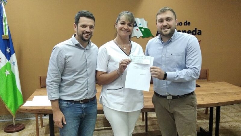 Entregaron fondos a escuelas urbanas y rurales de Avellaneda