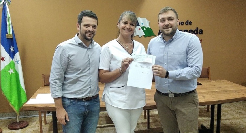 Entregaron fondos a escuelas urbanas y rurales de Avellaneda
