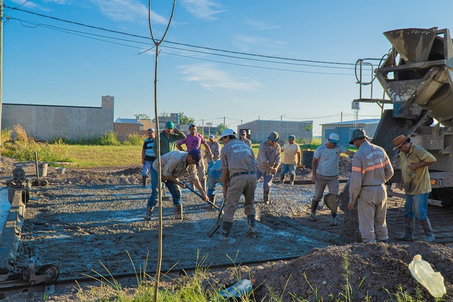 Malabrigo avanza con la pavimentación en los barrios