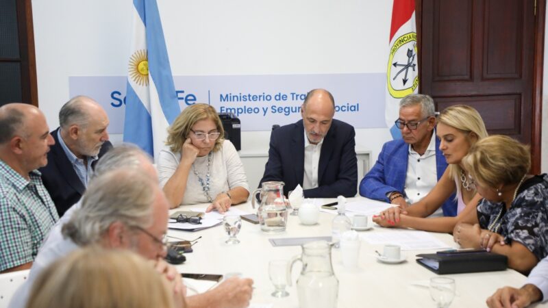 Santa Fe | Presentan una oferta salarial a profesionales de salud