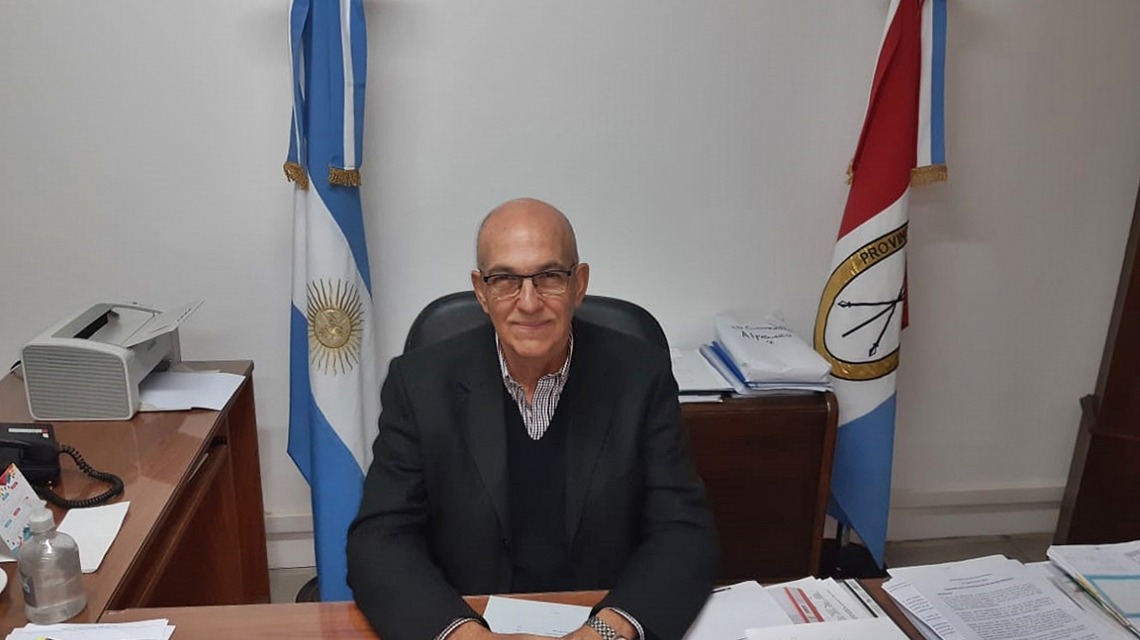 Debloc entrega fondos a escuelas de la región