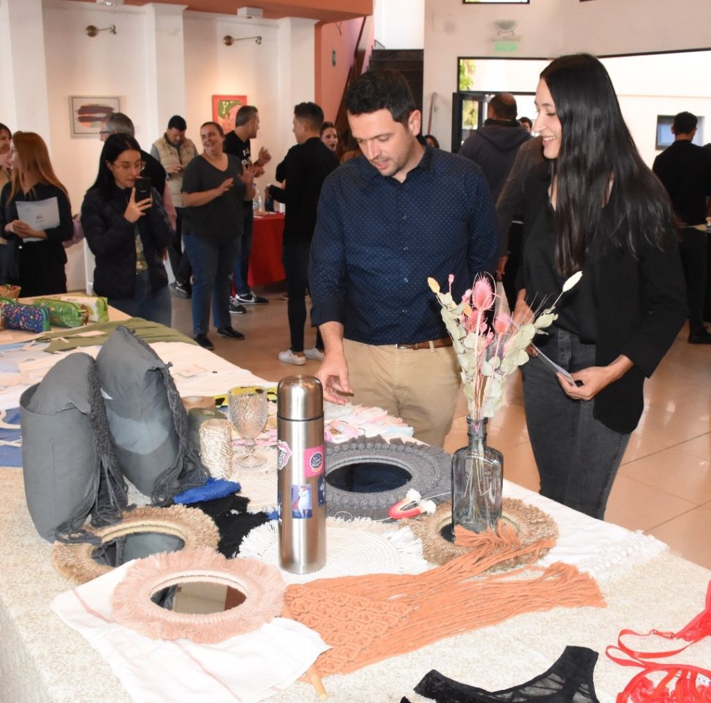 Avellaneda | Inscriben a mujeres que emprenden