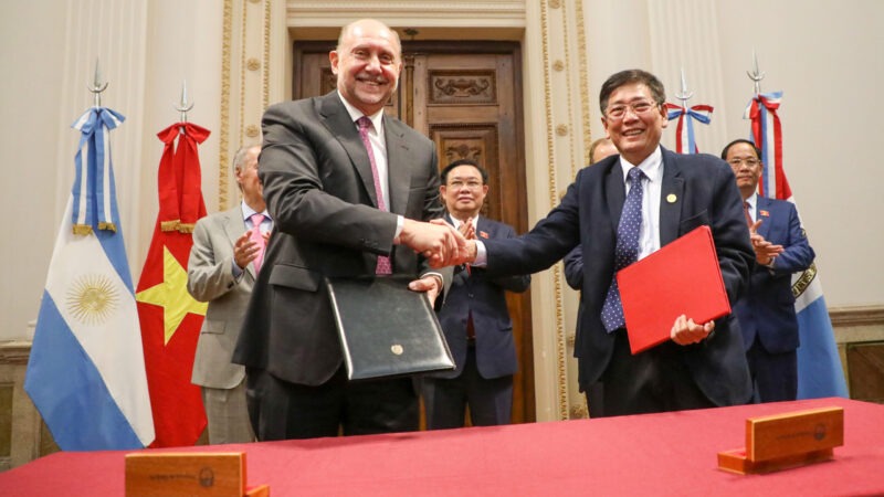 Santa Fe | Perotti con el presidente de Asamblea Nacional de Vietnam