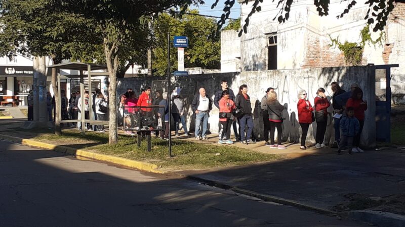 Reconquista | Usuarios reclaman ante las oficinas de la EPE