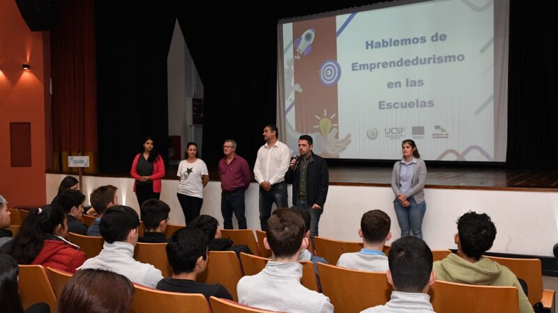 Avellaneda | Braidot: “Empujar hacia los sueños, es emprender»