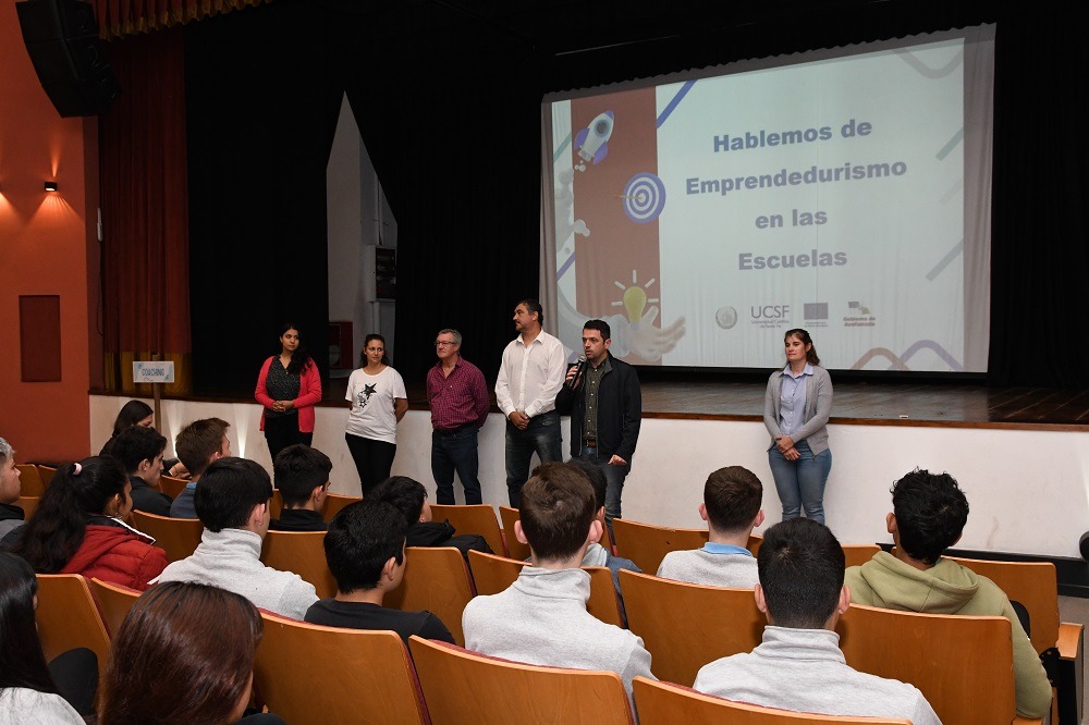 Avellaneda | Braidot: “Empujar hacia los sueños, es emprender»