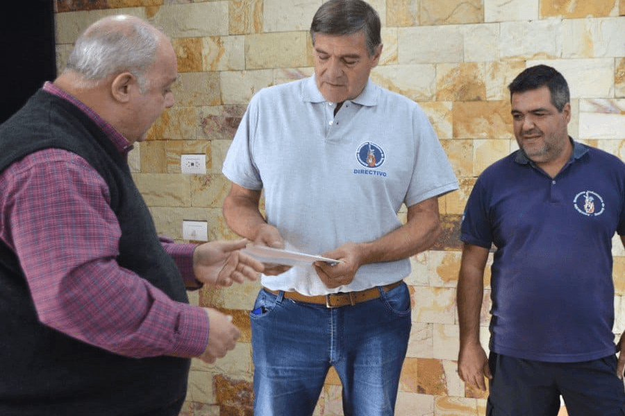 Romang | Ramseyer entregó aporte a Bomberos Voluntarios