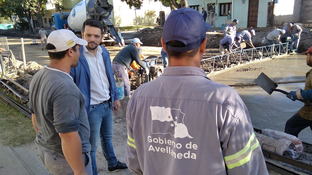 Avellaneda | Avanza el pavimento en Barrio Itatí