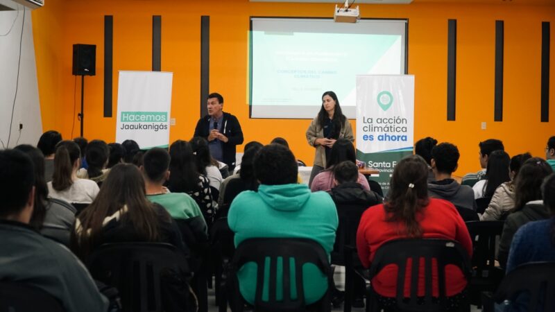 Villa Ocampo: entregan las planillas para las becas municipales