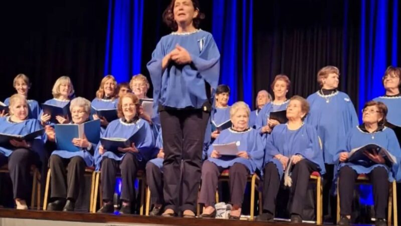El Coro de Abuelos de Romang viajó a Avellaneda