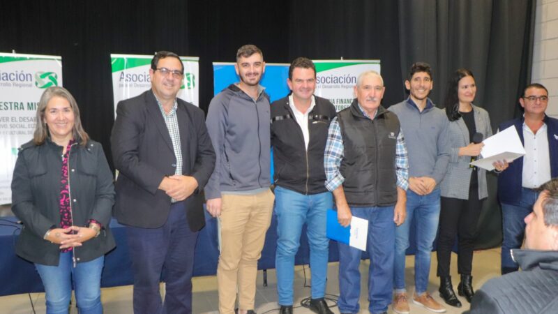 Entregan créditos a productores ganaderos de Reconquista