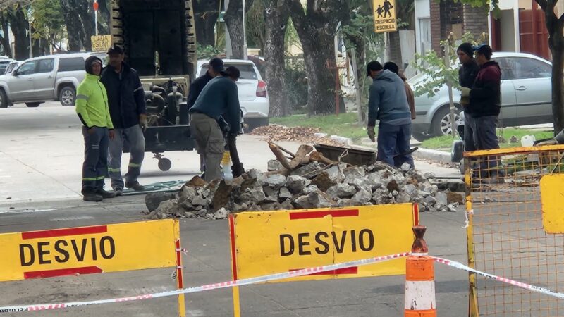 Avanza el Programa de bacheo en calle 25 de Mayo, entre Freyre y Brown