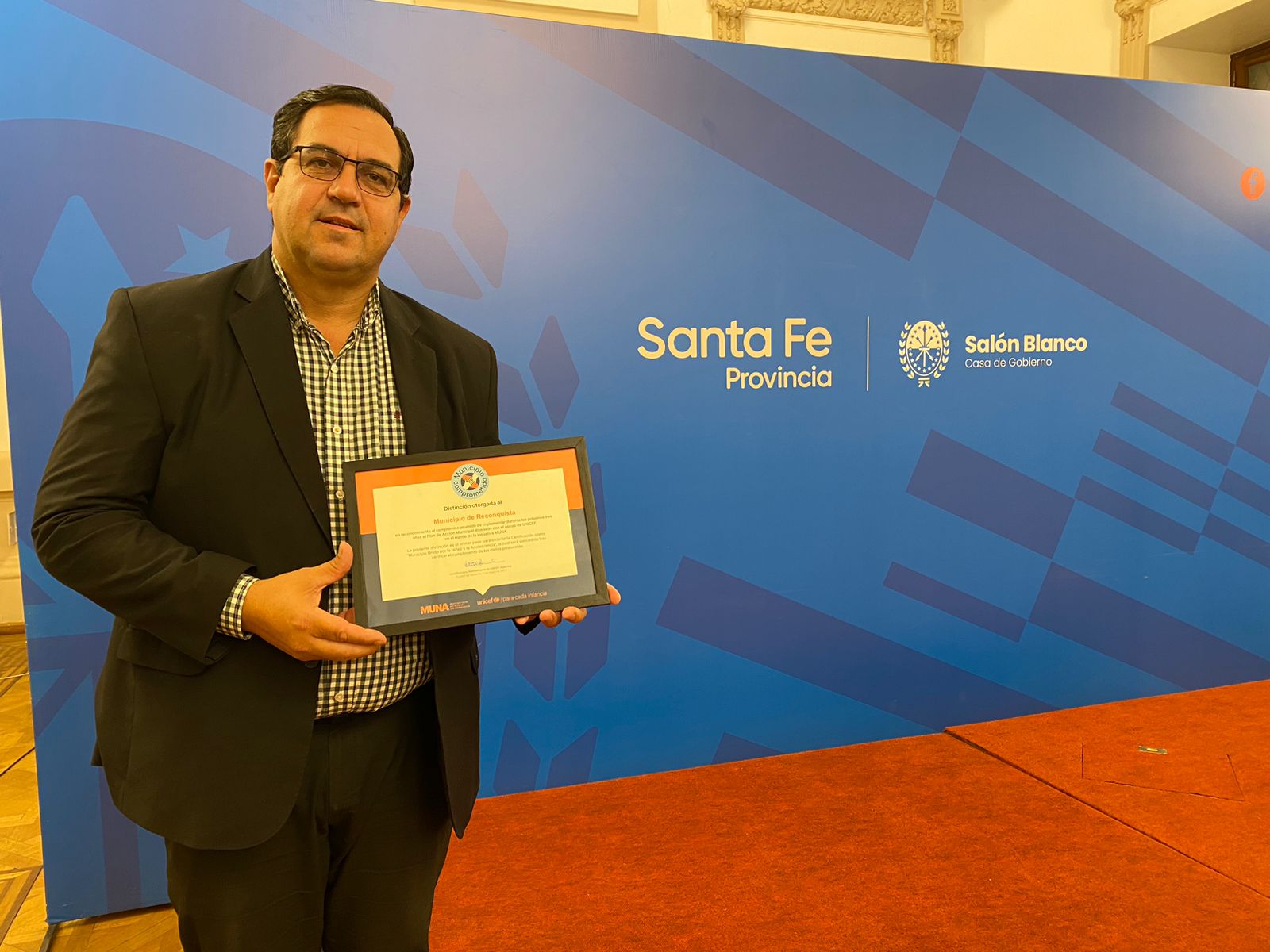 Reconquista| UNICEF entregó galardón por proteger la niñez