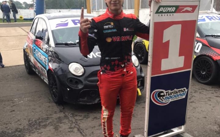 Esteban Zuberbuhler ganó la Copa Abarth Argentina