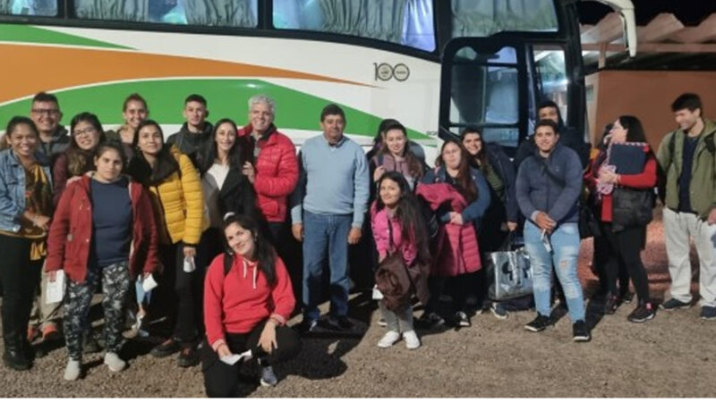 Baucero acompaña primer viaje en colectivo de Romang a Alejandra