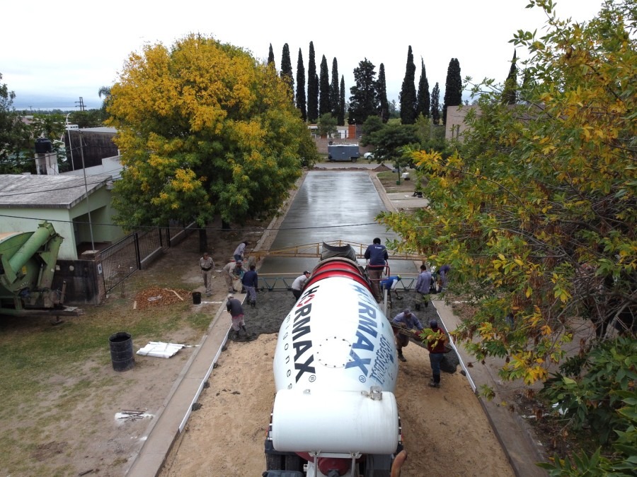 Romang | Avanza el pavimento en los barrios de la ciudad