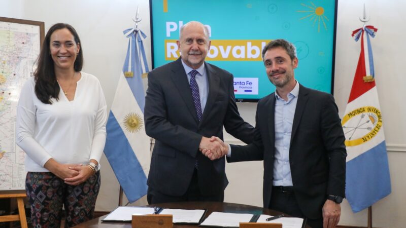 Santa Fe | Perotti firmó convenio para incorporar energías renovables