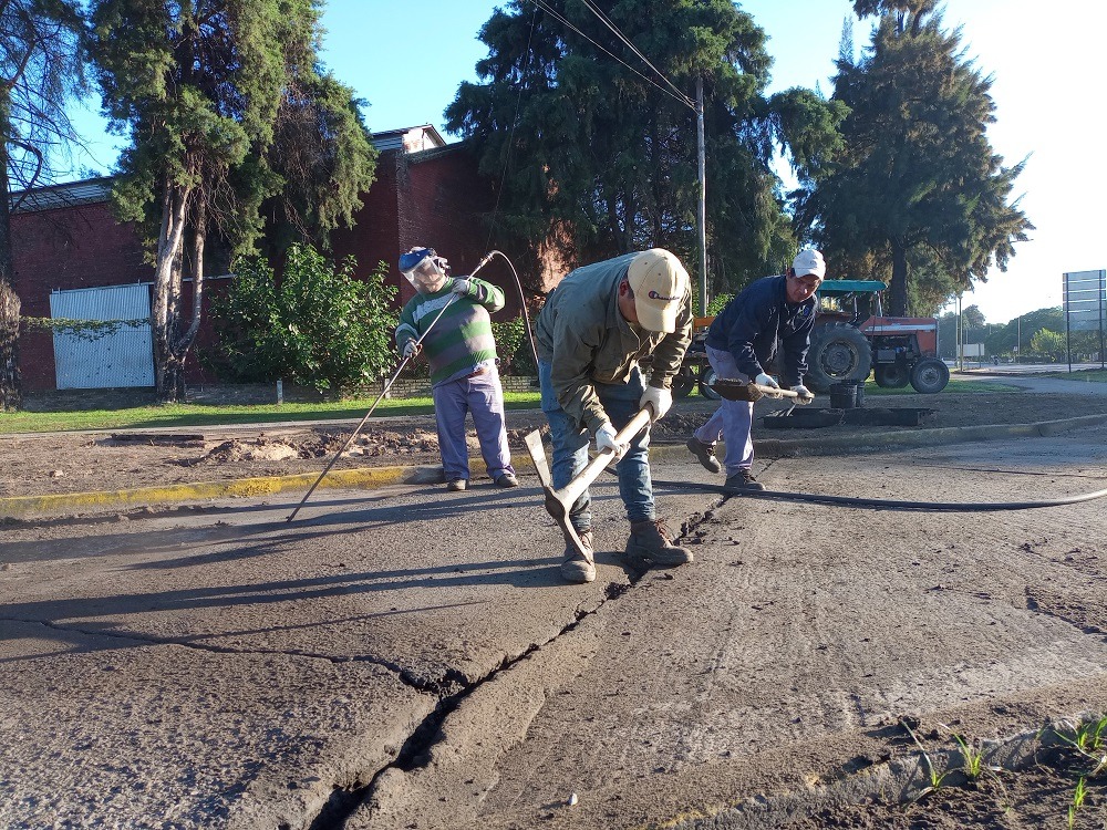 Avellaneda| Avanza el plan de bacheo y tomado de fisuras