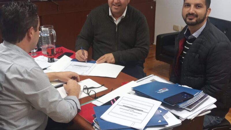 Reconquista| Firman acuerdo para llegar el agua a nuevos barrios