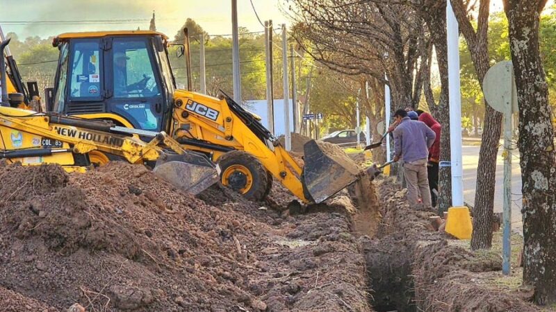Amplían la red cloacal en barrios de Malabrigo