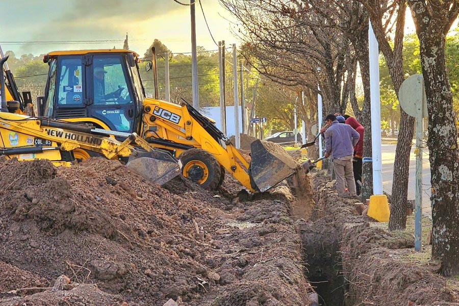 Amplían la red cloacal en barrios de Malabrigo