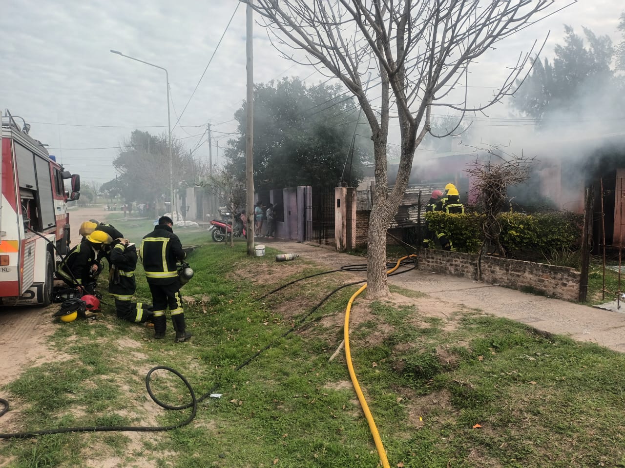 Robaron el celular de un Bombero cuando apagaba un incendio