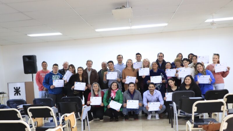 Reconquista| Nuevos egresados del curso “Aprender a Emprender”