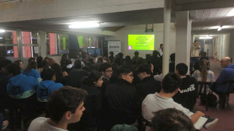 Capacitan a estudiantes en seguridad alimentaria