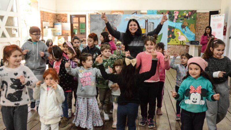 Reconquista se llena de alegría invernal con agenda recreativa
