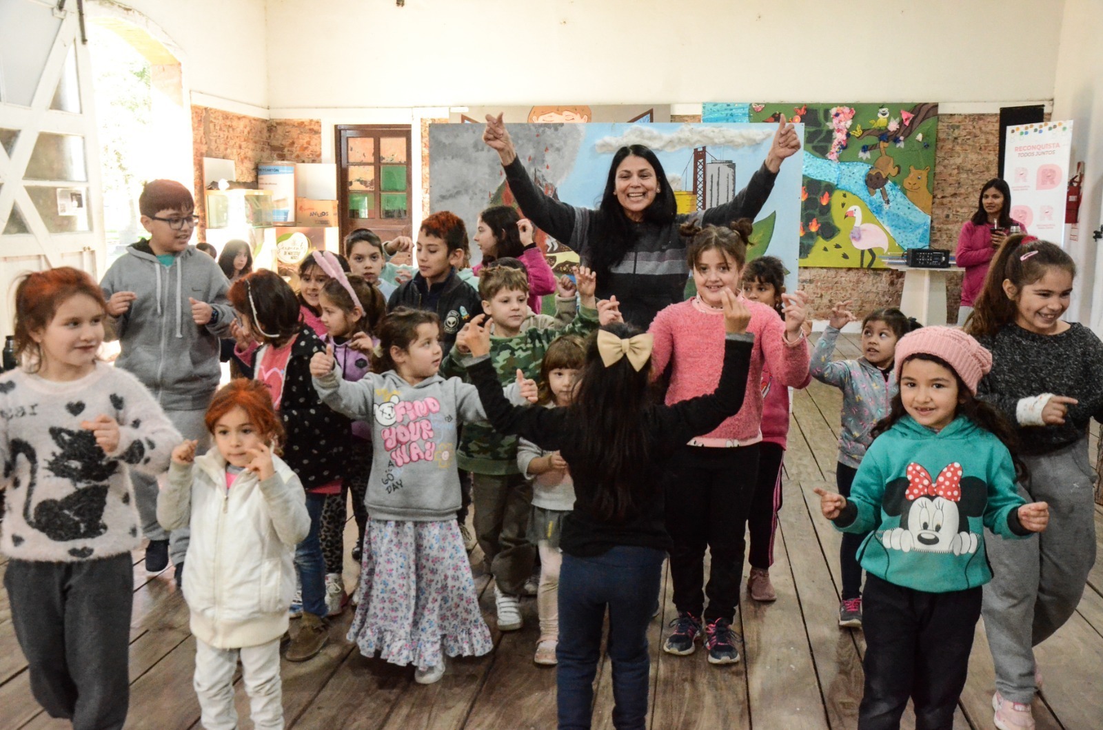 Reconquista se llena de alegría invernal con agenda recreativa