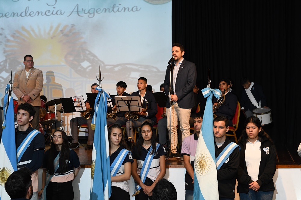 Braidot: » El aprendizaje permite defender la independencia»