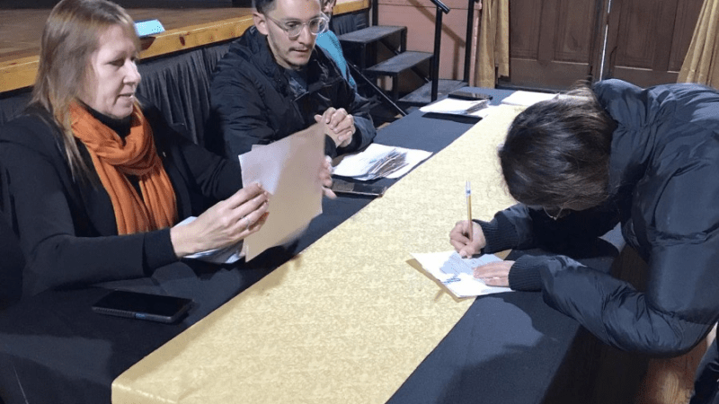 La Municipalidad de Romang entregó Becas Estudiantiles