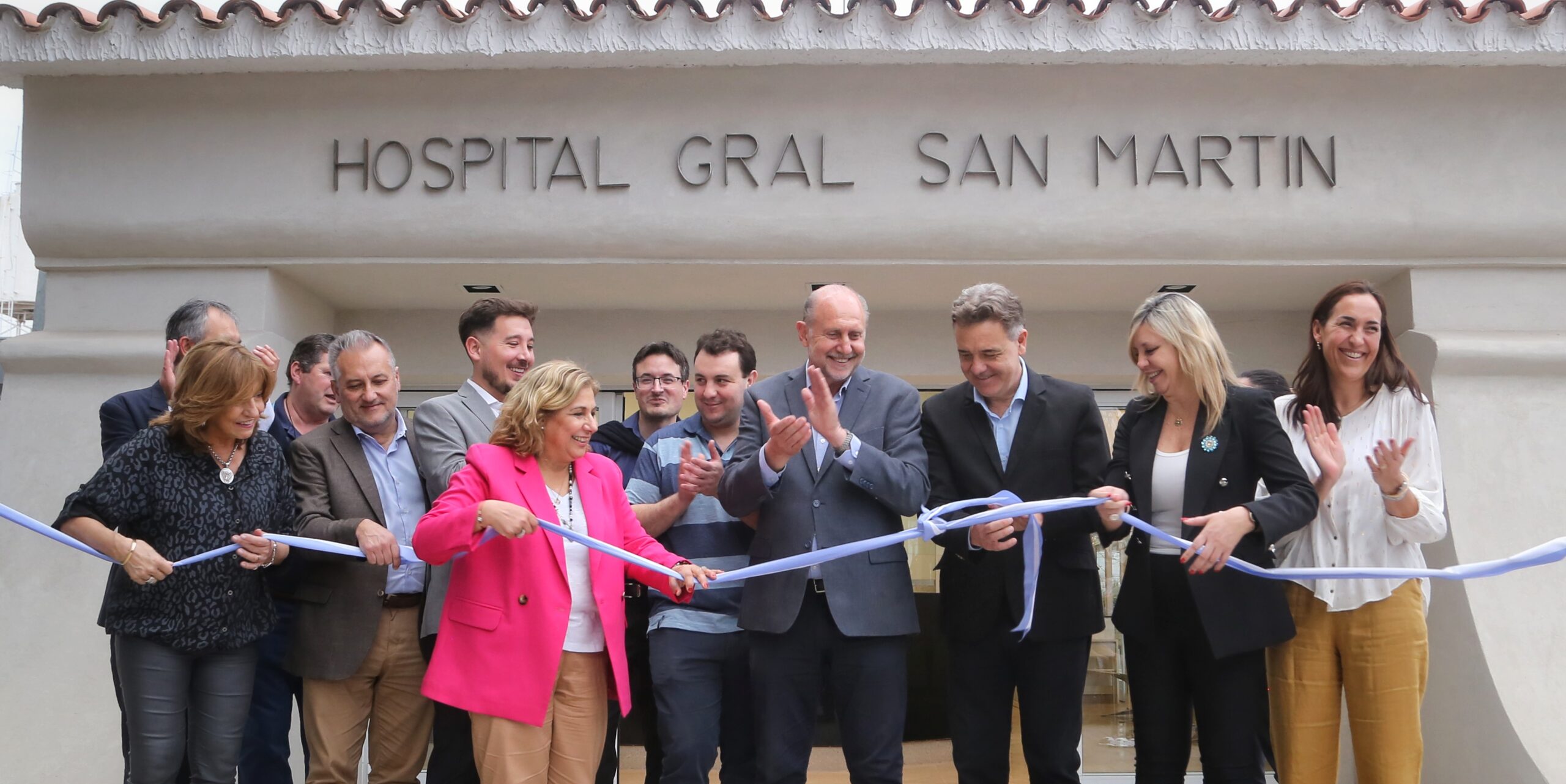 Perotti inauguró la obra de remodelación y ampliación del hospital de Firmat
