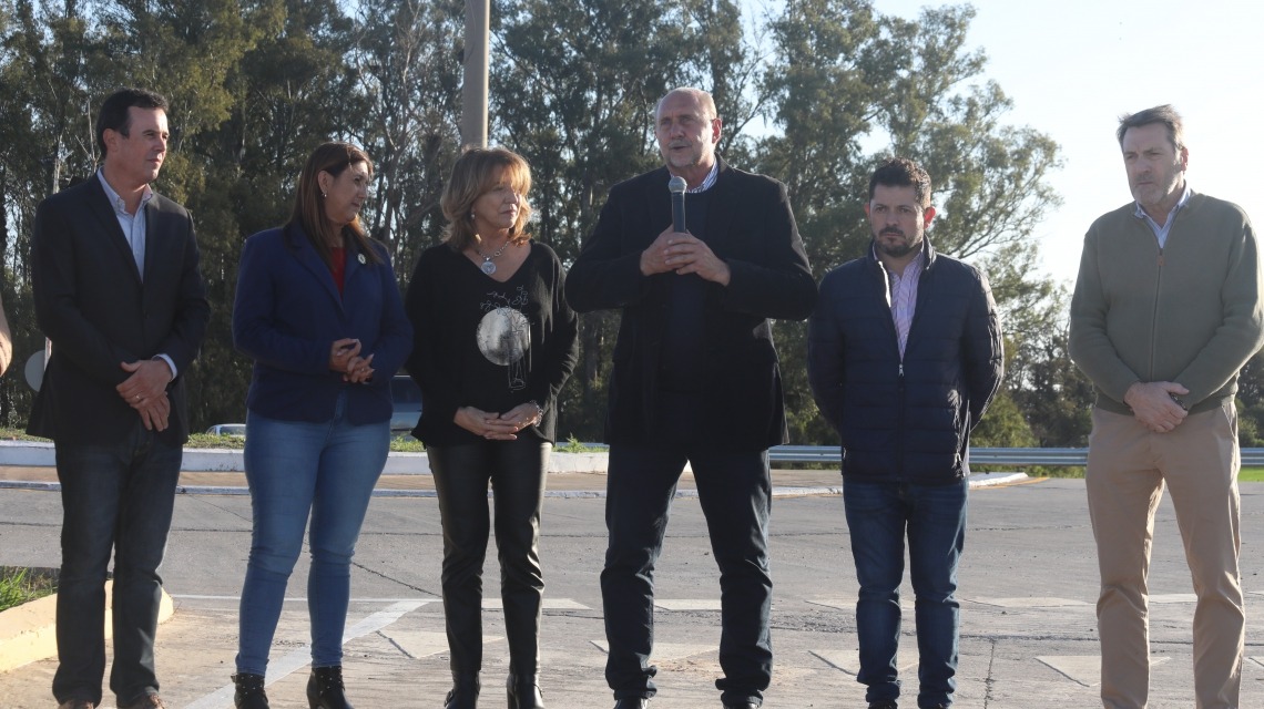 Perotti inauguró nuevo intercambiador de la Autopista Provincial (AP) 01