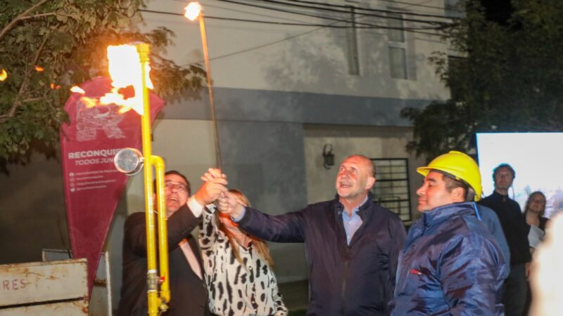 Perotti inauguró las obras de conexión de red gas domiciliaria en Reconquista