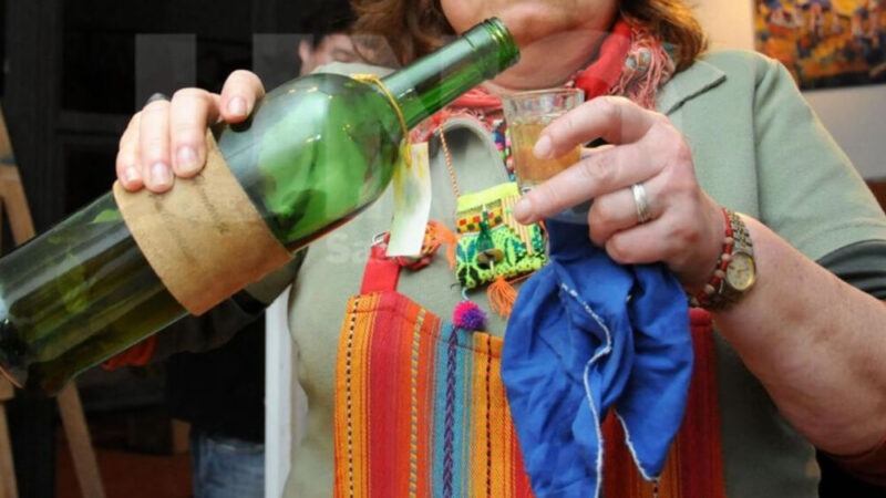 Por qué se toma caña con ruda el 1° de agosto