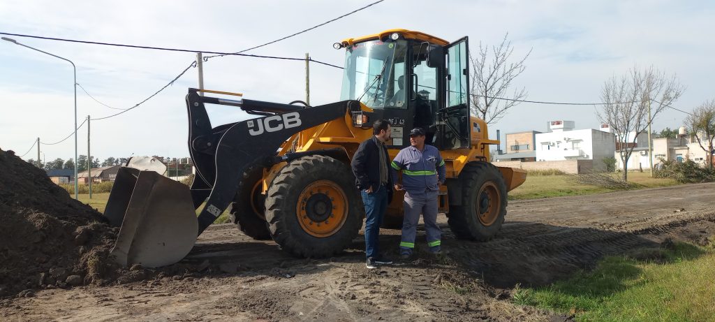Avanza el pavimento en los barrios de Avellaneda