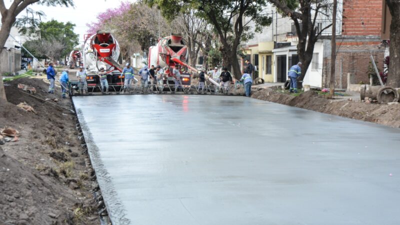 Avanza la pavimentación en los barrios de Reconquista