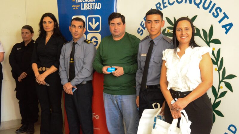 Reconquista | Entregan tarjeta SUBE a cadetes del ISEP