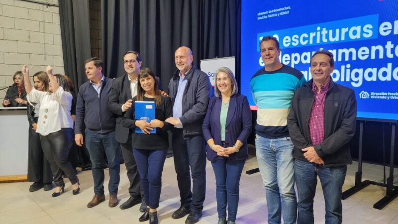 Entregan 120 títulos de propiedad del Fonavi