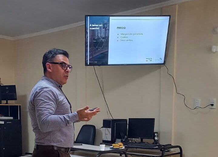 Capacitaron en comercio exterior a emprendedores